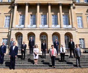 epa09248881 G7 Finance Ministers pose for a family photograph at Lancaster House during the G7 Finance Ministers meeting in London, Britain, 05 June 2021.  EPA/ANDY RAIN