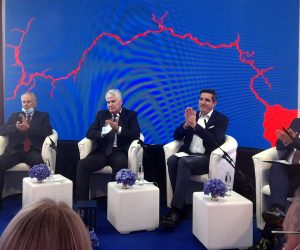 Split, 05.06.2021. - Ministar vanjskih i europskih poslova Gordan Grlić Radman (D) sudjelovao je na konferenciji "Lijepa zemlja Bosna i Hercegovina” u Splitu.
foto HINA/ Žaklina JURIĆ/ ml