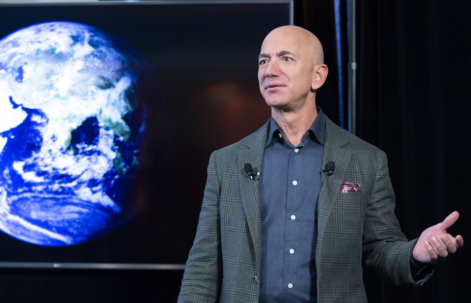 epa09252852 (FILE) - Founder and CEO of Amazon Jeff Bezos participates in the unveiling of an Amazon environmental initiative entitled 'The Climate Pledge', in Washington, DC, USA, 19 September 2019 (reissued 07 June 2021). Outgoing Amazon CEO Jeff Bezos via social media on 07 June 2021 announced he and his brother will be on Bezos's space company Blue Origin's first crewed space flight. The lflight is scheduled for 20 July 2021.  EPA/MICHAEL REYNOLDS *** Local Caption *** 56666667