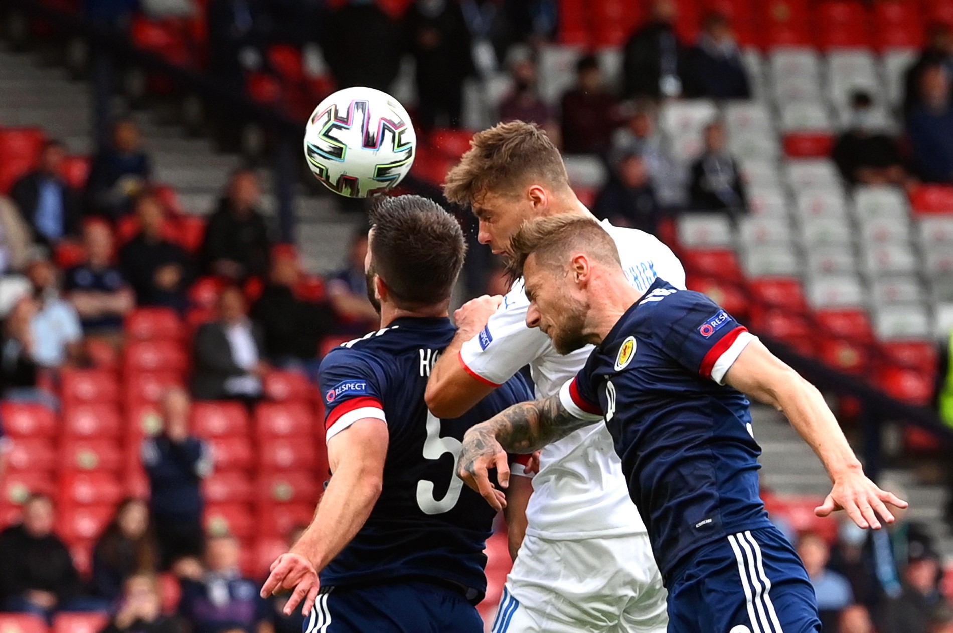 epa09270521 Patrik Schick (C) of the Czech Republic scores the 1-0 lead during the UEFA EURO 2020 group D preliminary round soccer match between Scotland and the Czech Republic in Glasgow, Britain, 14 June 2021.  EPA/Stu Forster / POOL (RESTRICTIONS: For editorial news reporting purposes only. Images must appear as still images and must not emulate match action video footage. Photographs published in online publications shall have an interval of at least 20 seconds between the posting.)