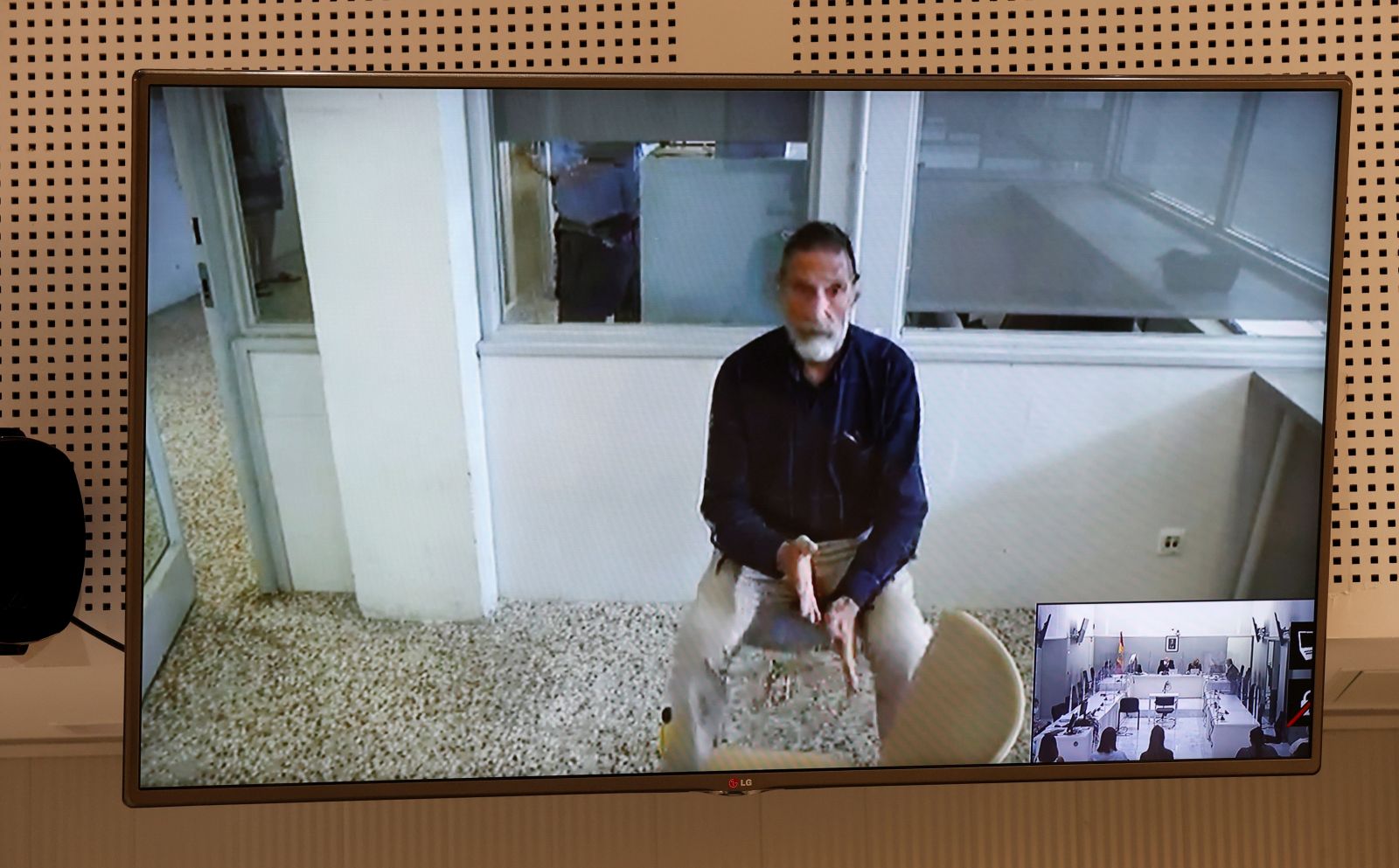 epa09272368 John McAfee, creator of the famous commercial antivirus software McAfee, appears via videoconference during his extradition hearing at Audiencia Nacional court, in Madrid, Spain, 15 June 2021. The USA requested his extradition for allegedly hiding huge revenues between 2014 and 2018.  EPA/CHEMA MOYA / POOL