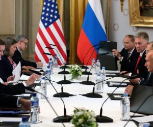 epa09276627 US President Joe Biden (L) and Russian President Vladimir Putin (R) during their meeting at the US - Russia summit at the Villa La Grange, in Geneva, Switzerland, 16 June 2021.  EPA/MIKHAIL METZEL/SPUTNIK/KREMLIN POOL MANDATORY CREDIT