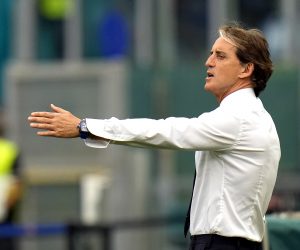 epa09288777 Italy's head coach Roberto Mancini reacts during the UEFA EURO 2020 group A preliminary round soccer match between Italy and Wales in Rome, Italy, 20 June 2021.  EPA/Alessandra Tarantino / POOL (RESTRICTIONS: For editorial news reporting purposes only. Images must appear as still images and must not emulate match action video footage. Photographs published in online publications shall have an interval of at least 20 seconds between the posting.)