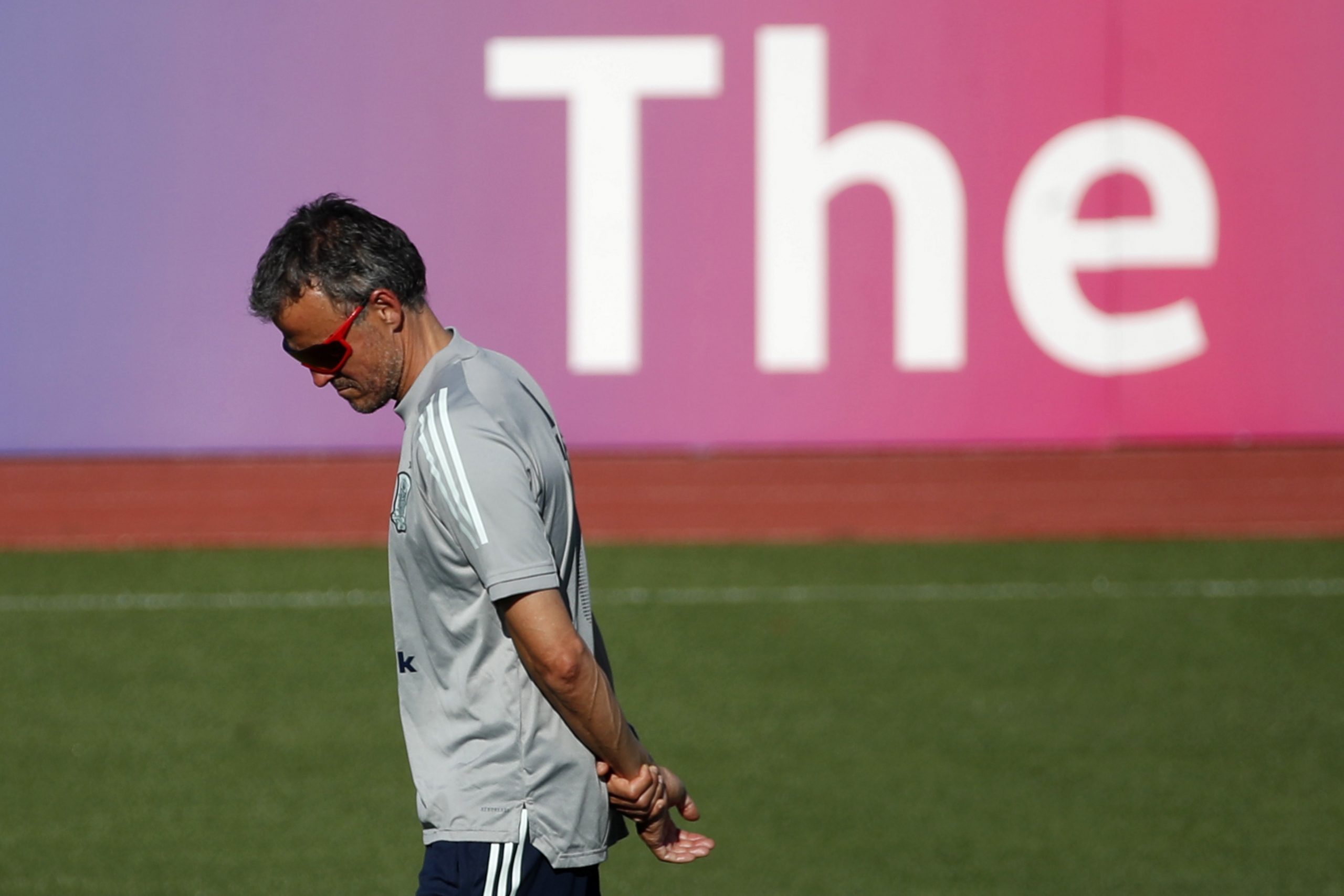 epa09299411 Spanish National team head coach Luis Enrique leads a training session of the team at Las Rozas Sports Complex in Madrid, Spain on 24 June 2021. Spain will face Croatia on 28 June in a UEFA Euro 2020 round of 16 soccer match.  EPA/JAVIER LIZON