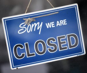 epa09300482 A view of a 'closed' sign at the entrance of a Sandringham Dry Cleaners in Sandringham, Melbourne, Victoria, Australia, 25 June 2021. Victoria has announced a further easing of its COVID-19 restrictions, with a raft of changes to come into effect from 11.59pm on 24 June.  EPA/JAMES ROSS AUSTRALIA AND NEW ZEALAND OUT