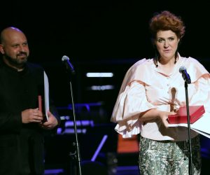 Zagreb, 30.06.2021. -  Završni koncert i dodjela nagrada HNK u Zagrebu. Na fotografiji Luciano Batinić, Dubravka Šeparović Mušović. foto HINA/ Lana SLIVAR DOMINIĆ/ lsd