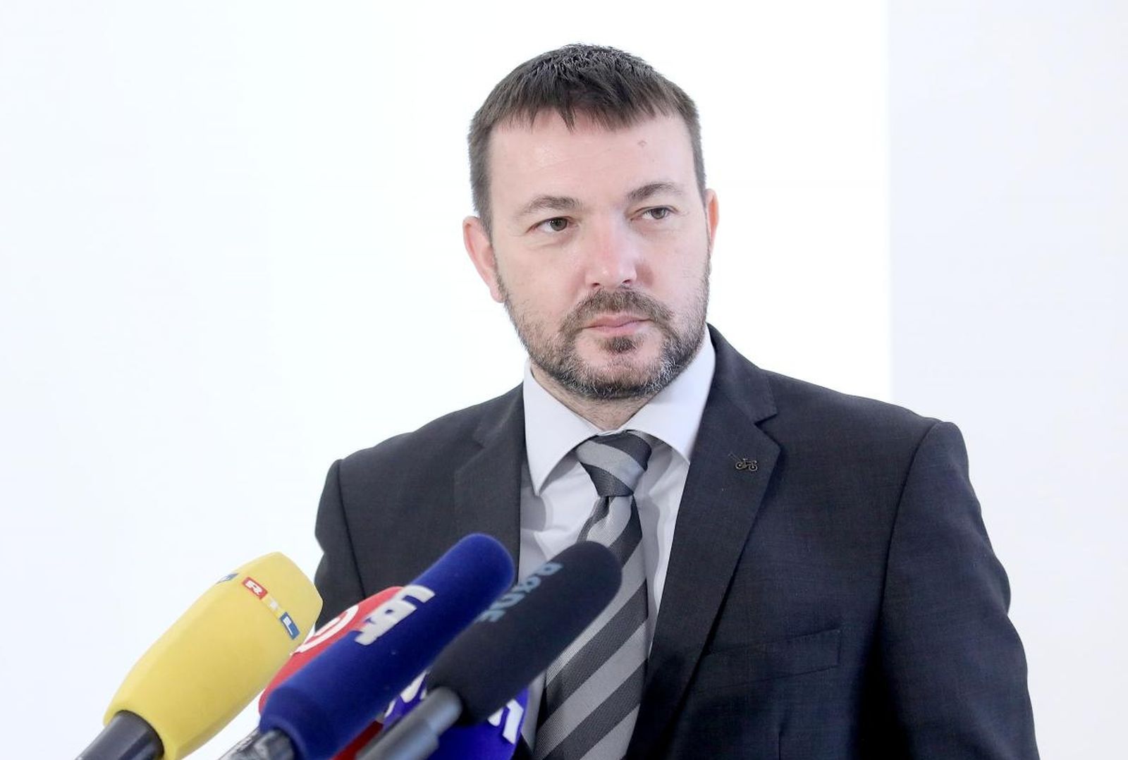 02.06.2021., Zagreb -Zastupnik Arsen Bauk komentirao je u Saboru stanje u vladajucoj koaliciji i sukob premijera Plenkovica sa pojedinim novinarima.  
Photo: Patrik Macek/PIXSELL