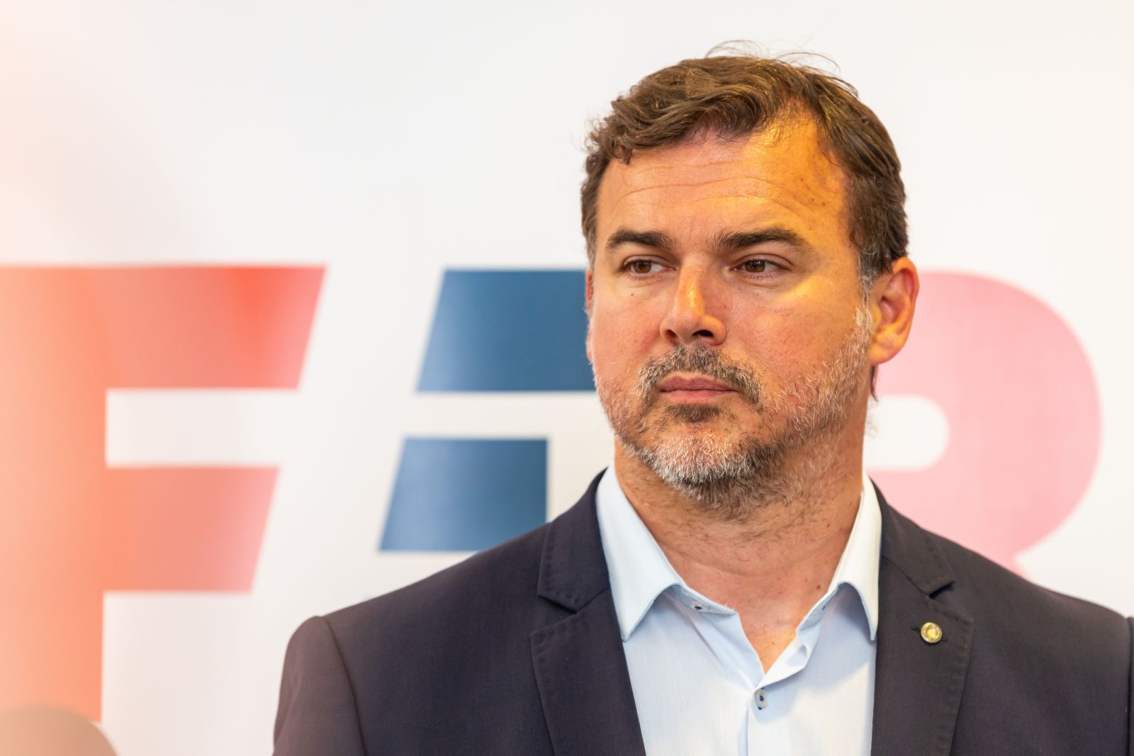 02.06.2021., Pula - SDP Istarske zupanije odrzao je izvanrednu konferenciju za medije na temu "Ispravnost izbornih rezultata u drugom krugu netom odrzanih lokalnih izbora". Nakon konferencije novinarima su predstavljeni dokazi koji ukazuju da je bilo nevazecih listica na stetu Danijela Ferica. Danijel Feric, vijecnik u zupanijskoj skupstini Istarske zupanije Photo: Srecko Niketic/PIXSELL