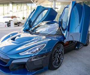 03,06,2021., Dubrovnik, Orasac - Mate Rimac dao je izjavu za medije ispred Vrtova sunca i ispred svoje dvije Nevere: Nevera je serijski auto, otkrili smo finalnu verziju tog auta, koji sad krece u proizvodnju i isporuku kupcima. U sljedecih nekoliko mjeseci zavrsava homologacija. Ono sto je zanimljivo kod auta jest da pomice granice - rekao je Rimac. 
Photo: Grgo Jelavic/PIXSELL
