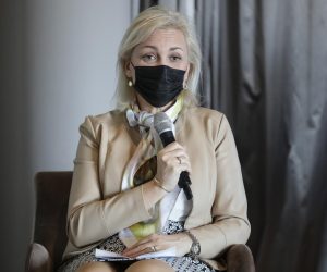 05.05.2021.,Zagreb, u hotelu Westin predstavljena Internetska platforma sigurna okupljanja. Nositelj platforme su Hrvatska gospodarska komora, i Ministarstvo kulture i medija uz partnerstvo stozera civilne zastite RH i Hrvatskog javoda za javno zdravstvo, a izradjena je po uzoru na belgijski model Covid Event Risk Model. Predstavljanju platforme nazocili su ministrica kulture Nina Obuljen Korzinek, Marija Bubas HZJZ, Tomislav Rados HGK, Tomo in der Mühlen HGK i Kresimir Partl, drzavni tajnik pri Ministarstvu kulture.
Photo: Robert Anic/PIXSELL