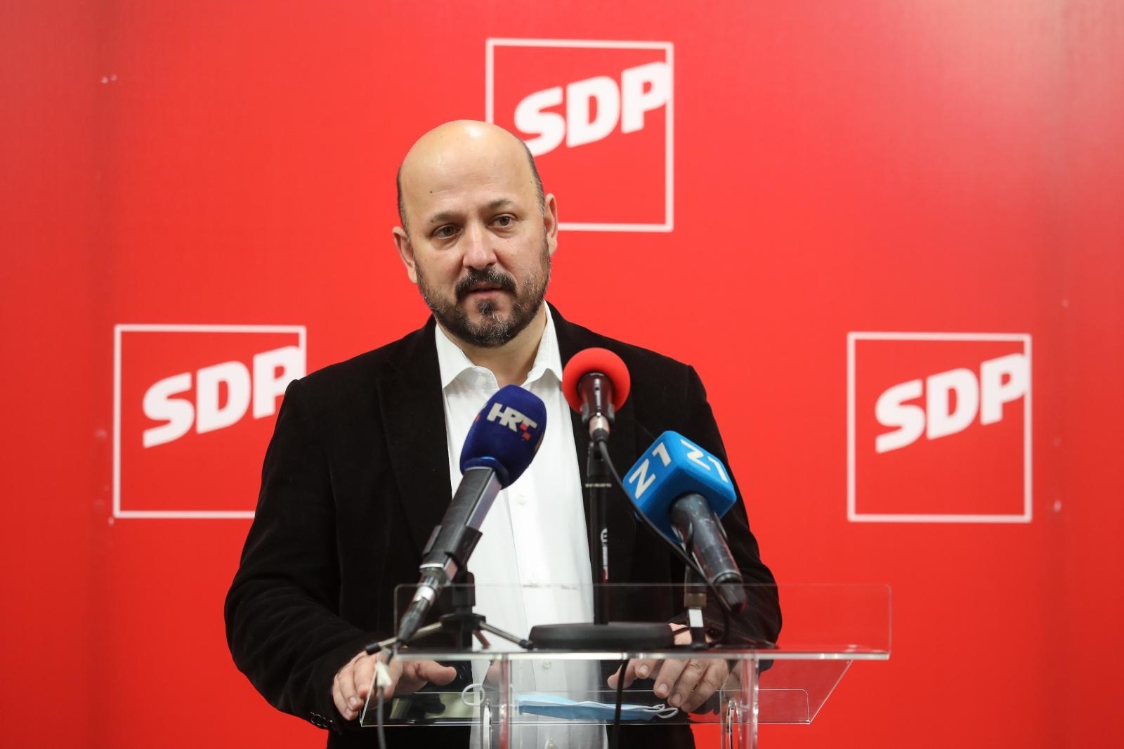 05.12.2020., Zagreb - Konferencija za medije SDP-a Zagreb na kojoj se simbolicki u opticaj izdala novcanica od minus milijun kuna sa likom i djelom gradonacelnika Zagreba, Milana Bandica. Konferenciji je pʚisustvovao predsjednik Gradske organizacije SDP-a Zagreb, Gordan Maras. 
Photo: Tomislav Miletic/PIXSELL