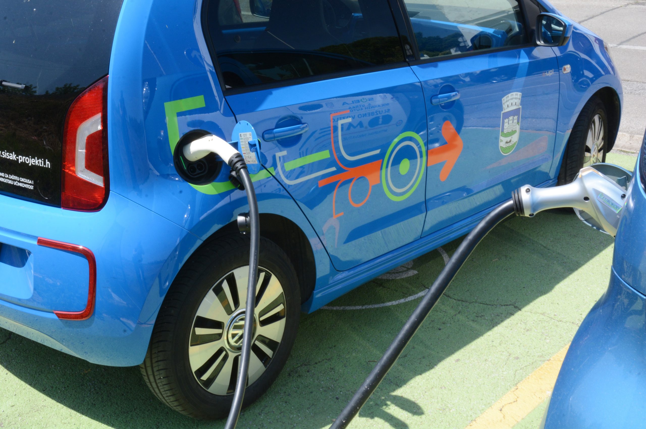 06.06.2018., Sisak - Punionica elektricnih automobila kod Gradske trznice. Photo: Nikola Cutuk/PIXSELL