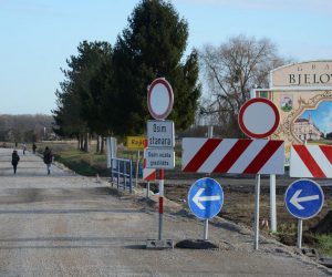 06.12.2018., Farkasevac, Rajic - Stvaraju se uvjeti za otvorenje dionice brze ceste od Cugovca do Farkasevca. U tijeku su radovi na prosirenju lokalnih cesta dogovorene dionice od Gudovca do Farkasevca, koja bi omogucila otvorenje, odnosno prometovanje vec odavno  izgradjene dionice brze ceste od Farkasevca do Cugovca, odnosno Zagreba. Ta dionica brze ceste trebala bi biti  otvorena do kraja prosinca. 

Photo: Damir Spehar/PIXSELL