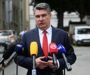 07.06.2021., Zagreb - Predsjednik Republike Zoran Milanovic posjetio je Polikliniku za zastitu djece i mladih Grada Zagreba. U Poliklinici za zastitu djece i mladih Grada Zagreba Predsjednik Republike odrzao je sastanak sa strucnim timom te obisao Polikliniku. Izjava predsjednika nakon sastanka. 
Photo: Marko Lukunic/PIXSELL
