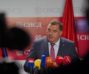 07.06.2021., Banja Luka, Bosna i Hercegovina - U sjedistu SNSD-a odrzan je sastanak izmedju predsjednika SSND-a Milorada Dodika i predsjednika HDZ-a BiH Dragana Covica. Milorad Dodik Photo: Dejan Rakita/PIXSELL