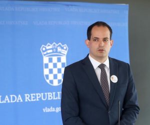 09.06.2021., Zagreb - Urucenje ugovora o sufinacinranju iz Eu fonda u okviru Poziva Osigravanje sustava podrske za zene zrtve nasilja i zrtve nasilja u obitelji.   Photo: Zeljko Lukunic/PIXSELL