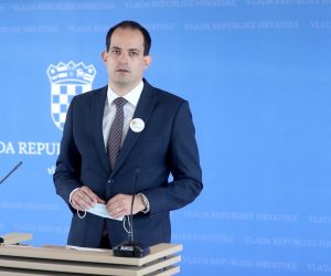 09.06.2021., Zagreb - Urucenje ugovora o sufinacinranju iz Eu fonda u okviru Poziva Osigravanje sustava podrske za zene zrtve nasilja i zrtve nasilja u obitelji.   Photo: Zeljko Lukunic/PIXSELL