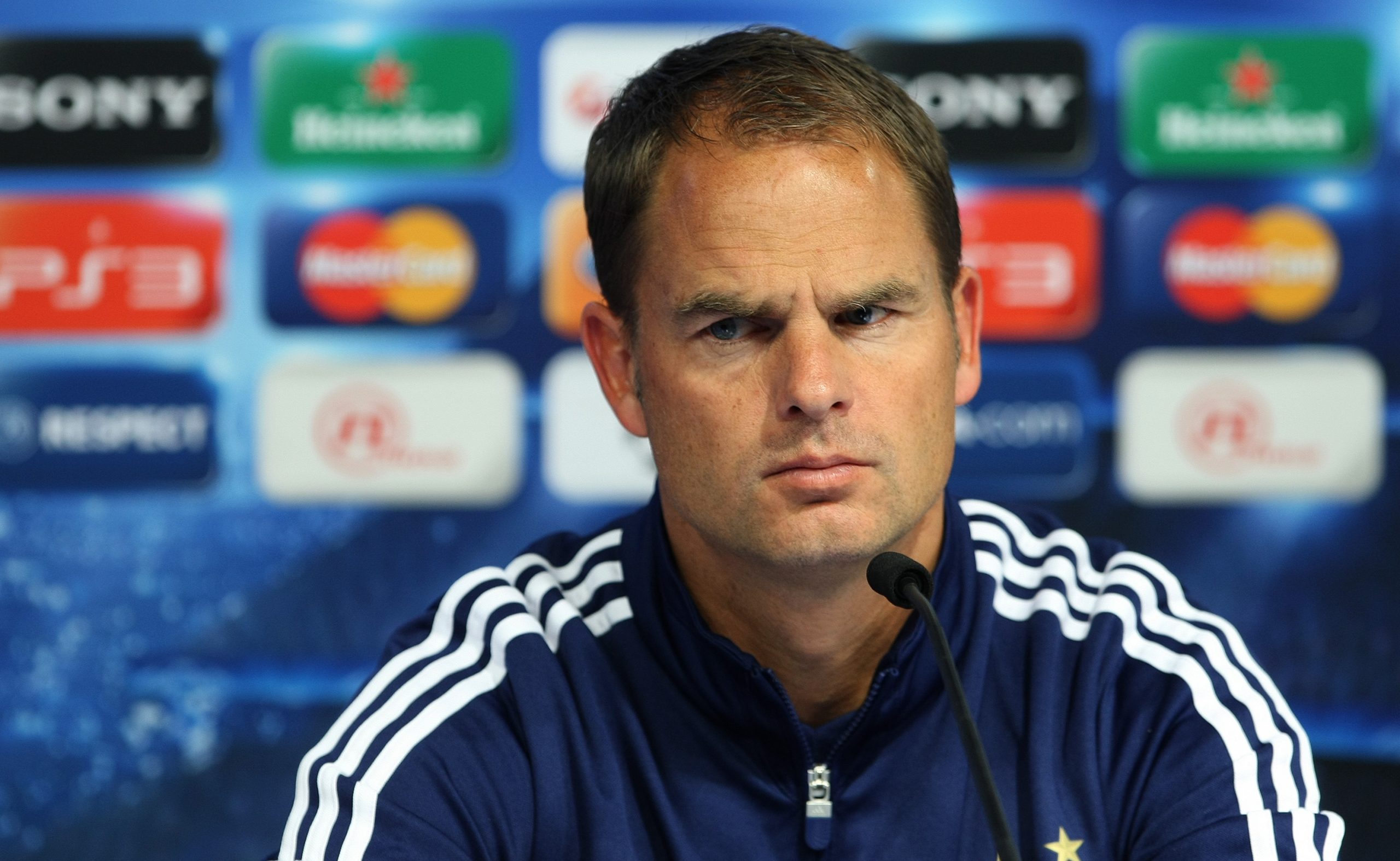 17.10.2011., Maksimirska 128, Zagreb - U press prostorijama GNK Dinamo odrzana je konferencija za javnost nogometnog kluba Ajax uoci treceg kola Lige prvaka i utakmice protiv Dinama. Frank de Boer trener Ajax-a.
Photo: Sanjin Strukic/PIXSELL
