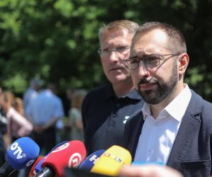 12.06.2021., Zagreb - Zooloski vrt Grada Zagreba cjelodnevnim programom obiljezio je 96. rodjendan, a prisutne su na proslavi pozdravili zagrebacki gradonacelnik Tomislav Tomasevic te Damir Skok, ravnatelj Zooloskog vrta grada Zagreba. Photo: Tomislav Miletic/PIXSELL