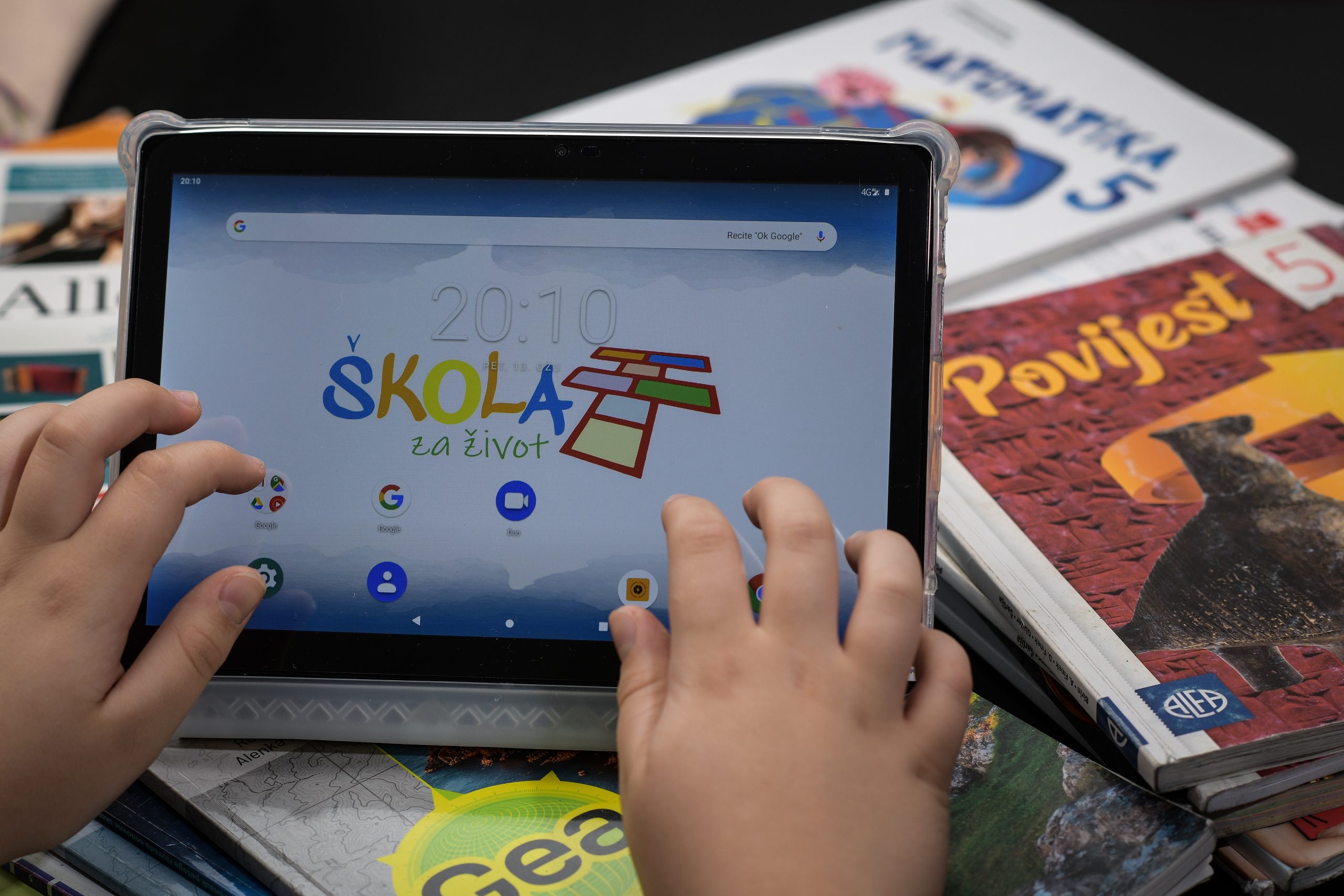 13.03.2020., Zagreb - U osnovnim skolama ucenici predmetne nastave od petog do osmog razreda koristit ce tablete kako bi pratili nastavu od kuce.
Photo: Sandra Simunovic/PIXSELL