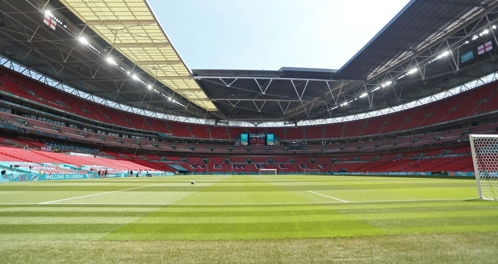 13.6.2021., Stadion Wembley, London, Engleska - UEFA Europsko prvenstvo 2020, skupina D, 1. kolo, Engleska - Hrvatska. Navijaci Hrvatske ispred stadiona Wembley Photo: Luka Stanzl/PIXSELL