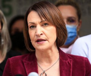 14.05.2021., Praska ulica, Zagreb - Ispred prostorija Stranke rada i solidarnosti, kandidatkinja za gradonacelnicu Jelena Pavicic Vukicevic odrzala je konferenciju za medije.
Photo: Marin Tironi/PIXSELL