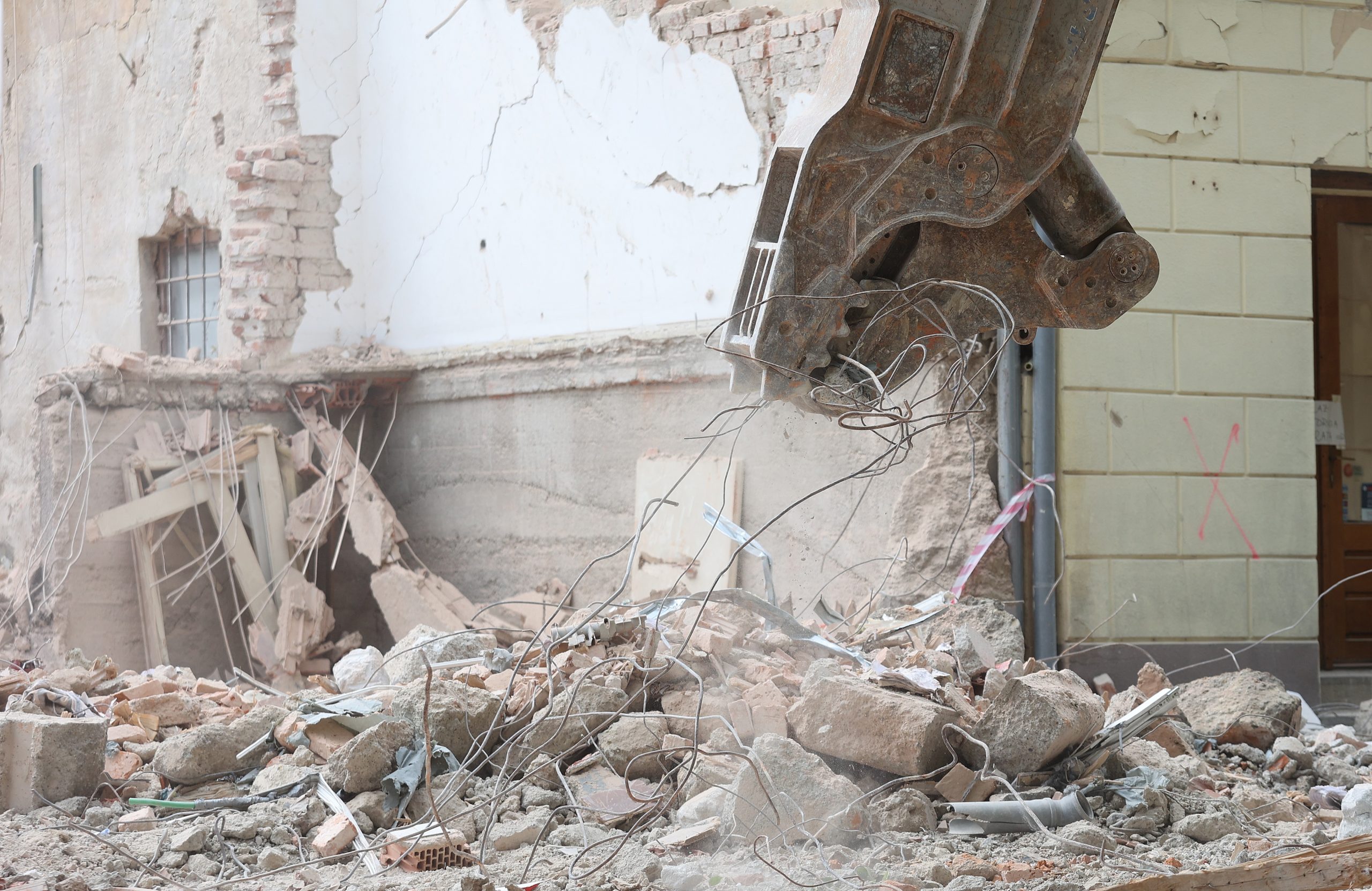 14.05.2021., Petrinja - Predsjednik Zoran Milanovic obisao je razrusenu Petrinju u pratnji gradonacelnika Darinka Dumbovica. Photo: Marko Prpic/PIXSELL