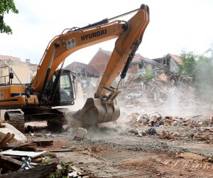 14.05.2021., Petrinja - Predsjednik Zoran Milanovic obisao je razrusenu Petrinju u pratnji gradonacelnika Darinka Dumbovica. Photo: Marko Prpic/PIXSELL