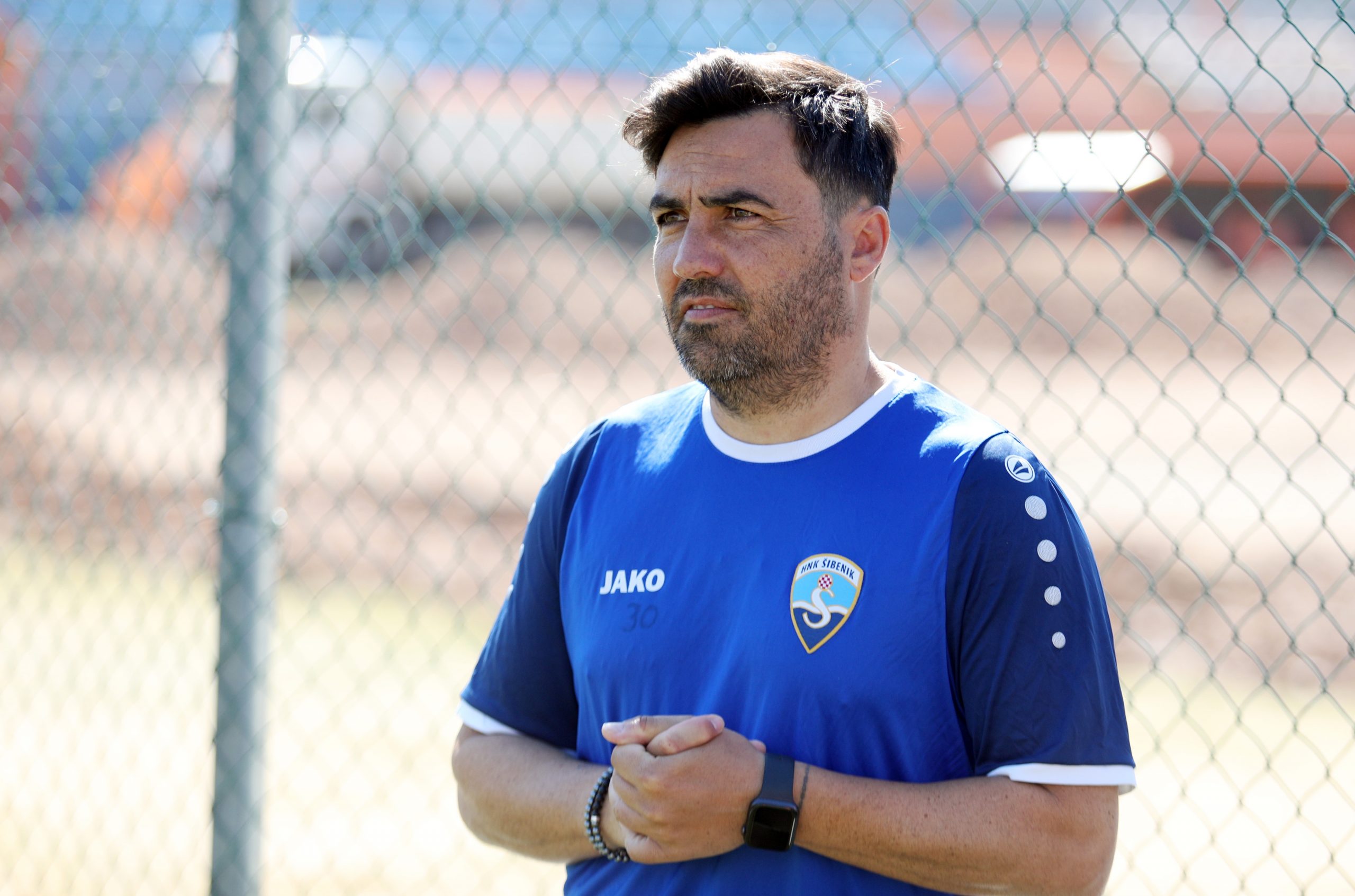 14.06.2021., Sibenik - Na stadionu Subicevac predstavljen je novi trener Mario Rosas i njegov tim. Igraci su se upoznali s novim trenerom i izvrsena je prozivka igraca za novu sezonu 2021/2022. Poslije navedenog slijedio je prvi trening s novim trenerom. 
Photo: Dusko Jaramaz/PIXSELL