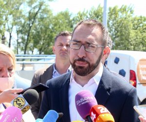 14.06.2021., Zagreb - Gradonacelnik Zagreba Tomislav Tomasevic prisustvovao je pocetku radova na uredjenju Domovinskog mosta. 
Photo: Matija Habljak/PIXSELL