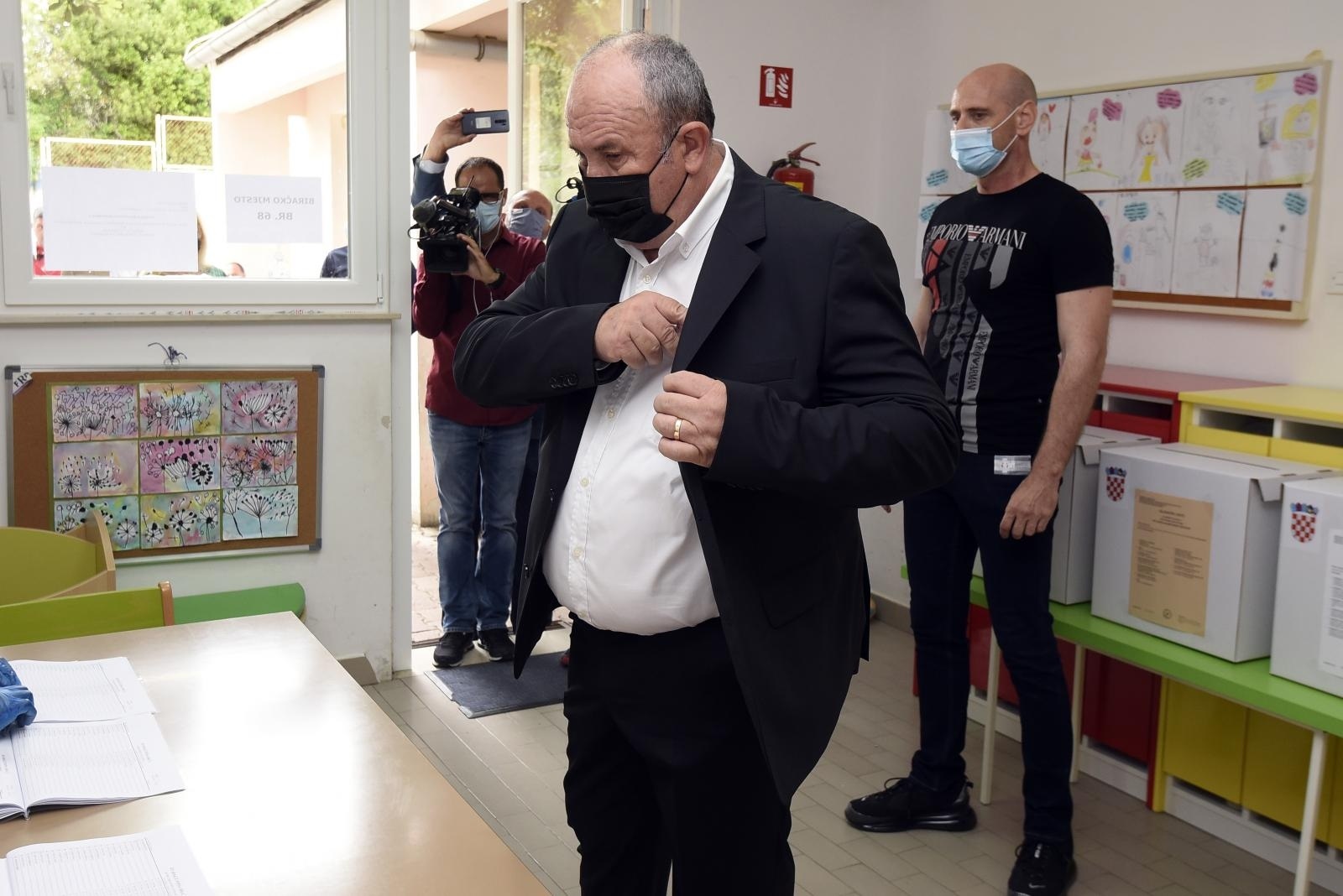 16.05.2021., Split - Kandidat HGS-a za gradonacelnika Splita Zeljko Kerum glasovao je na lokalnim izborima. Photo: Mario Strmotic/HINA/POOL