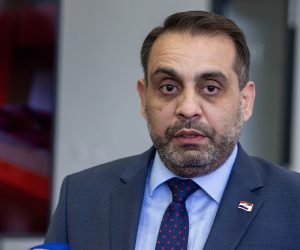 17.05.2021., Osijek - U Kulturnom centru otvorena je izlozba "Moj dan - zivot djece i mladih Roma". Alen Tahiri Photo: Davor Javorovic/PIXSELL