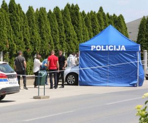 17.06.2021.,Viskovci - Na parkiralistu mjesnog groblja u opcini Viskovci kod Djakova pronadjene dvije mrtve osobe u osobnom automobilu,policija na ocevidu. Photo: Davor Javorovic/PIXSELL