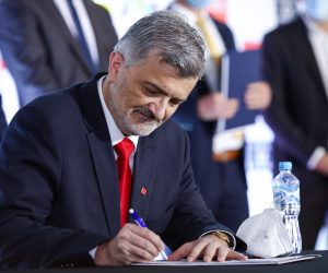 17.08.2020., Sarajevo, Bosna i Hercegovina - Na danasnjoj konferenciji za medije Cetvorka (SDP, Nasa stranka, Nezavisna bosanskohercegovacka lista i Narod i pravda) su predstavile svoje kandidate za nacelnike devet opcina u Kantonu Sarajevo. Srdjan Mandic
Photo: Armin Durgut/PIXSELL