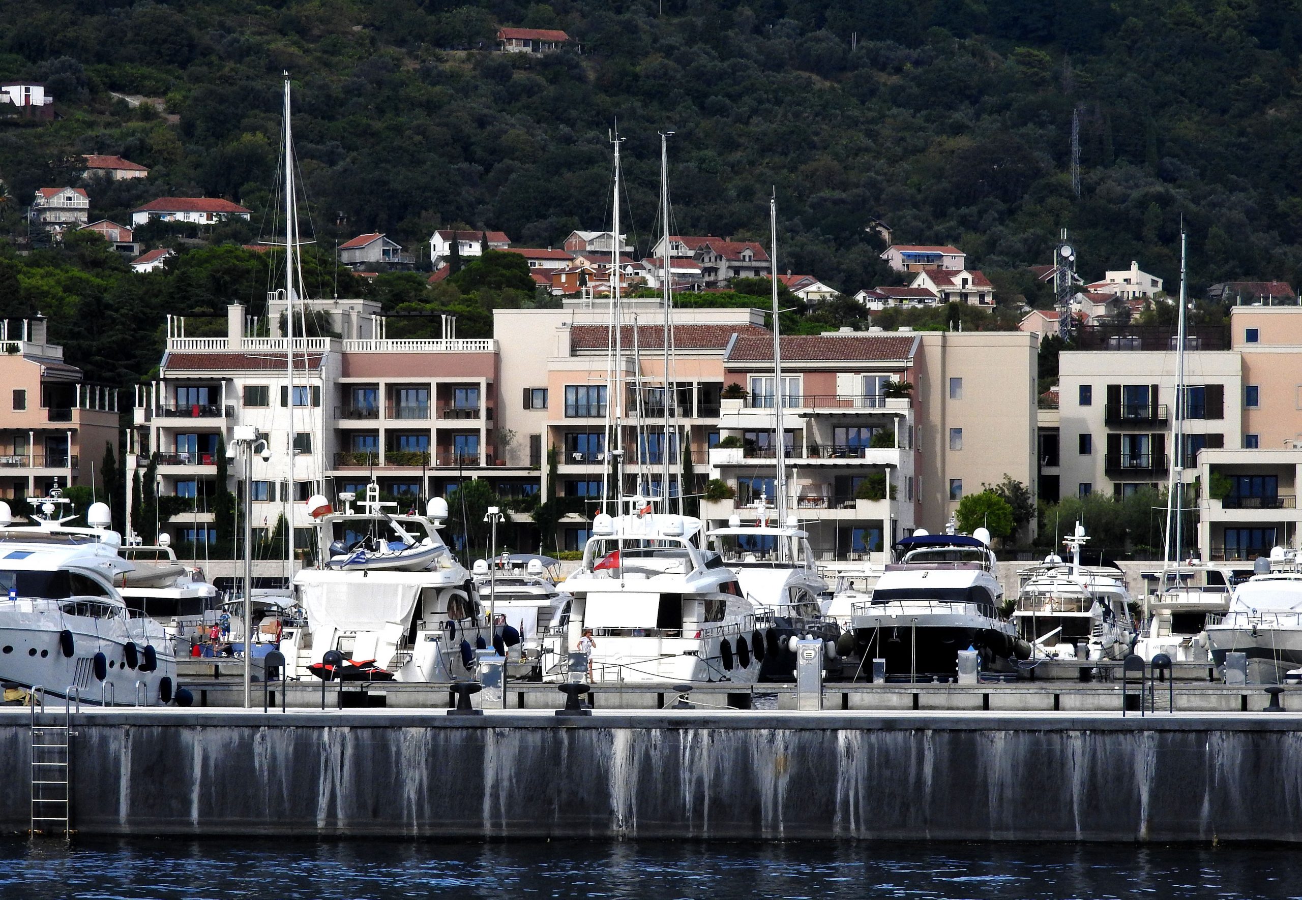 17.08.2016., Tivat - Marina Porto Montenegro koristi postojecu infrastrukturu bivse jugoslovenske mornaricke baze, na kojoj je izgradjena. Trenutno u ponudi ima 450 vezova za jahte duzine od 12 do 180 metara. Planira se da  do zavrsetka njene izgradnje punuda obuhvati 850 vezova, od kojih 250 iskljucivo za luksuzne jahte, sto ce biti najveca ponuda u Europi.
Photo: Marko Lukunic/PIXSELL