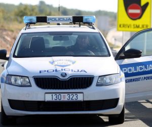 18.10.2017., Pirovac - Na auto cesti D-1 policija provodi akciju 24-satnog pojacanog nadzora brzine s presretacima. 
Photo: Dusko Jaramaz/PIXSELL