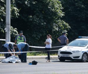 20.06.2021., Zagreb - Na krizanju Zagrebacke avenije i Ulice Hrvatskog sokola u prometnoj nesreci poginuli su vozac bicikla i motociklist. Policija provodi uvidjaj. Photo: PIXSELL