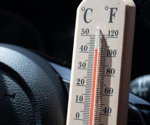 21.06.2021., Zagreb - Temperatura u automobilu ostavljenom na suncu u 11 h prijepodne. Photo: Davor Puklavec/PIXSELL