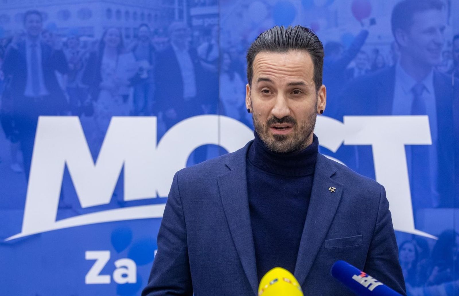 21.12.2020., Zagreb - U prostorijama Mosta predstavljeno je vodstvo te stranke izabrano na unutarstranackim izborima, odrzanim online 20. prosinca. Marin Miletic.
Photo: Davor Puklavec/PIXSELL