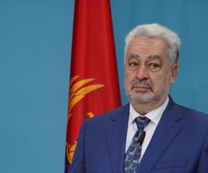 25.05.2021., Palata Republike/Zgrada Vlade RS, Banjaluka (BiH) – Predsjednik Vlade Crne Gore Zdravko Krivokapic boravi danas u bilateralnoj posjeti Republici Srpkoj. Tom prilikom se sastao sa Zeljkom Cvijanovic, predsjednicom RS, kao i sa Radovanom Viskovicem, predsjednikom Vlade RS. Krivokapic rekao je da danasnji dan i posjeta Republici Srpskoj predstavlja zaokret jer je prethodna crnogorska vlast zaboravljala odredjene regione koji nose prefiks koji nije najbolji nacin prihvatala. Predsjednica RS Zeljka Cvijanovic izjavila je da postoji veliki prostor za povecanje spoljno-trgovinske razmjene izmedju Republike Srpske i Crne Gore.
Photo: Dejan Rakita/PIXSELL