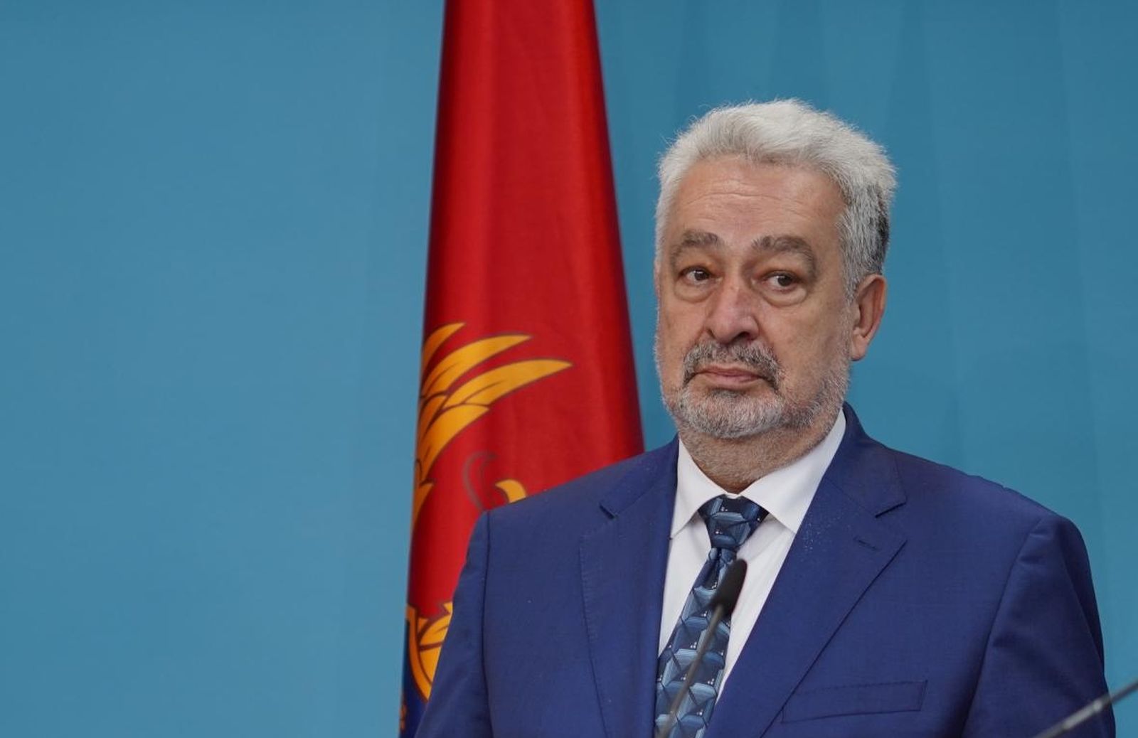 25.05.2021., Palata Republike/Zgrada Vlade RS, Banjaluka (BiH) – Predsjednik Vlade Crne Gore Zdravko Krivokapic boravi danas u bilateralnoj posjeti Republici Srpkoj. Tom prilikom se sastao sa Zeljkom Cvijanovic, predsjednicom RS, kao i sa Radovanom Viskovicem, predsjednikom Vlade RS. Krivokapic rekao je da danasnji dan i posjeta Republici Srpskoj predstavlja zaokret jer je prethodna crnogorska vlast zaboravljala odredjene regione koji nose prefiks koji nije najbolji nacin prihvatala. Predsjednica RS Zeljka Cvijanovic izjavila je da postoji veliki prostor za povecanje spoljno-trgovinske razmjene izmedju Republike Srpske i Crne Gore.
Photo: Dejan Rakita/PIXSELL