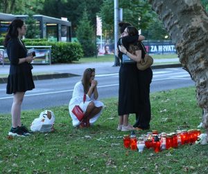 26.06.2021.,Zagreb - Rodbina i prijatelji okupljaju se na mjestu na kojem je smrtno stradala pjesakinja

Photo: Bruno Fantulin/PIXSELL