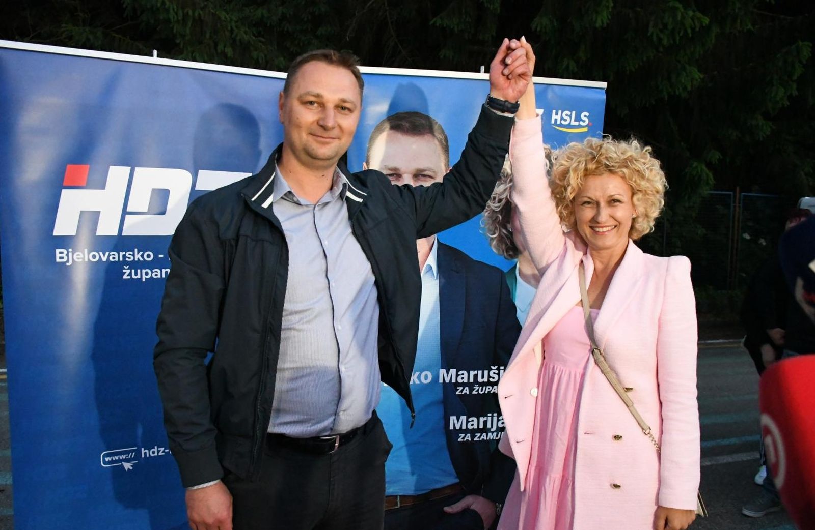 30.05.2021., Bjelovar - Marko Marusic, kandidat HDZ-a nakon 2. kruga izbora postao je novi zupan Bjelovarsko-bilogorske zupanije, a Marija Jungic nova je dozupanica, odnosno njegovom zamjenicom. To je izazvalo veliko odusevljenje i slavlje u stozeru HDZ-a. 
Photo: Damir Spehar/PIXSELL