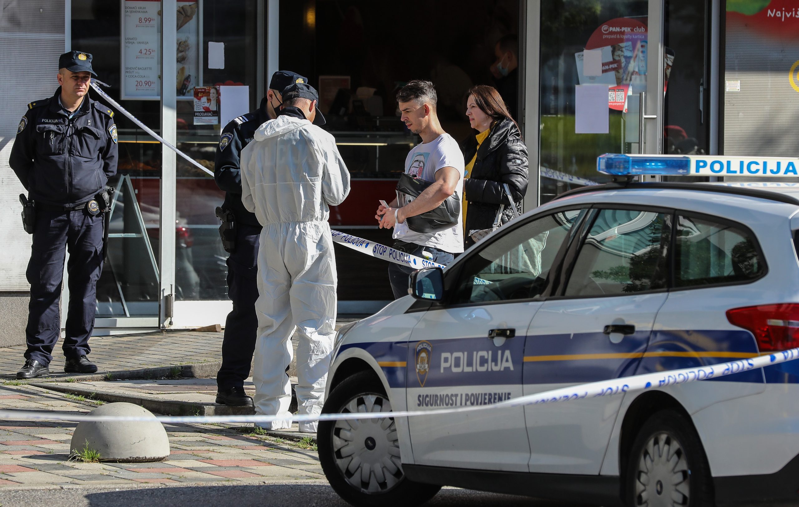 31.05.2021., Zagreb - U jednom od stanovu u stambenoj zgradi na Lanistu doslo je do eksplozije u ranim jutarnjim satima. Jedan stan i lift na trecem katu jace su osteceni te je jedna osoba ozlijedjena. Photo: Jurica Galoic/PIXSELL