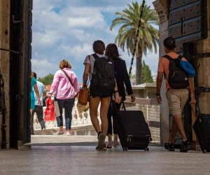 31.05.2021., Stara gradska jezgra, Dubrovnik - Sve je vise turista na gradskim ulicama.
Photo: Grgo Jelavic/PIXSELL