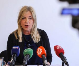 01.07.2020., Zagreb - Predstavnice udruge Roda i pravobraniteljica za djecu Helenca Pirnat Dragicevic izvijestili su na konferenciji za novinare o peticiji za osiguranje prava svakog djeteta da uz njega borave roditelji tijekom bolnickog lijecenja, koju je dosad potpisalo 28.500 gradjana i gradjanki. Helenca Pirnat Dragicevic. 
Photo: Jurica Galoic/PIXSELL