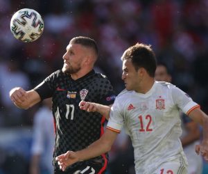 epa09308402 Ante Rebic (L) of Croatia in action against Eric Garcia of Spain during the UEFA EURO 2020 round of 16 soccer match between Croatia and Spain in Copenhagen, Denmark, 28 June 2021.  EPA/Hannah McKay / POOL (RESTRICTIONS: For editorial news reporting purposes only. Images must appear as still images and must not emulate match action video footage. Photographs published in online publications shall have an interval of at least 20 seconds between the posting.)