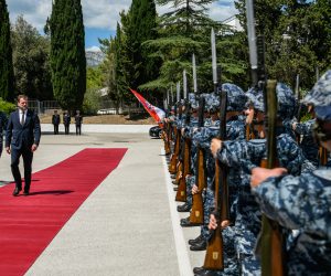 Ministar Banožić i admiral Hranj obišli obalni ophodni brod Obalne straže RH “Omiš” te sportske terene u vojarni “Admiral flote Sveto Letica-Barba” | Foto: MORH/ F. Klen