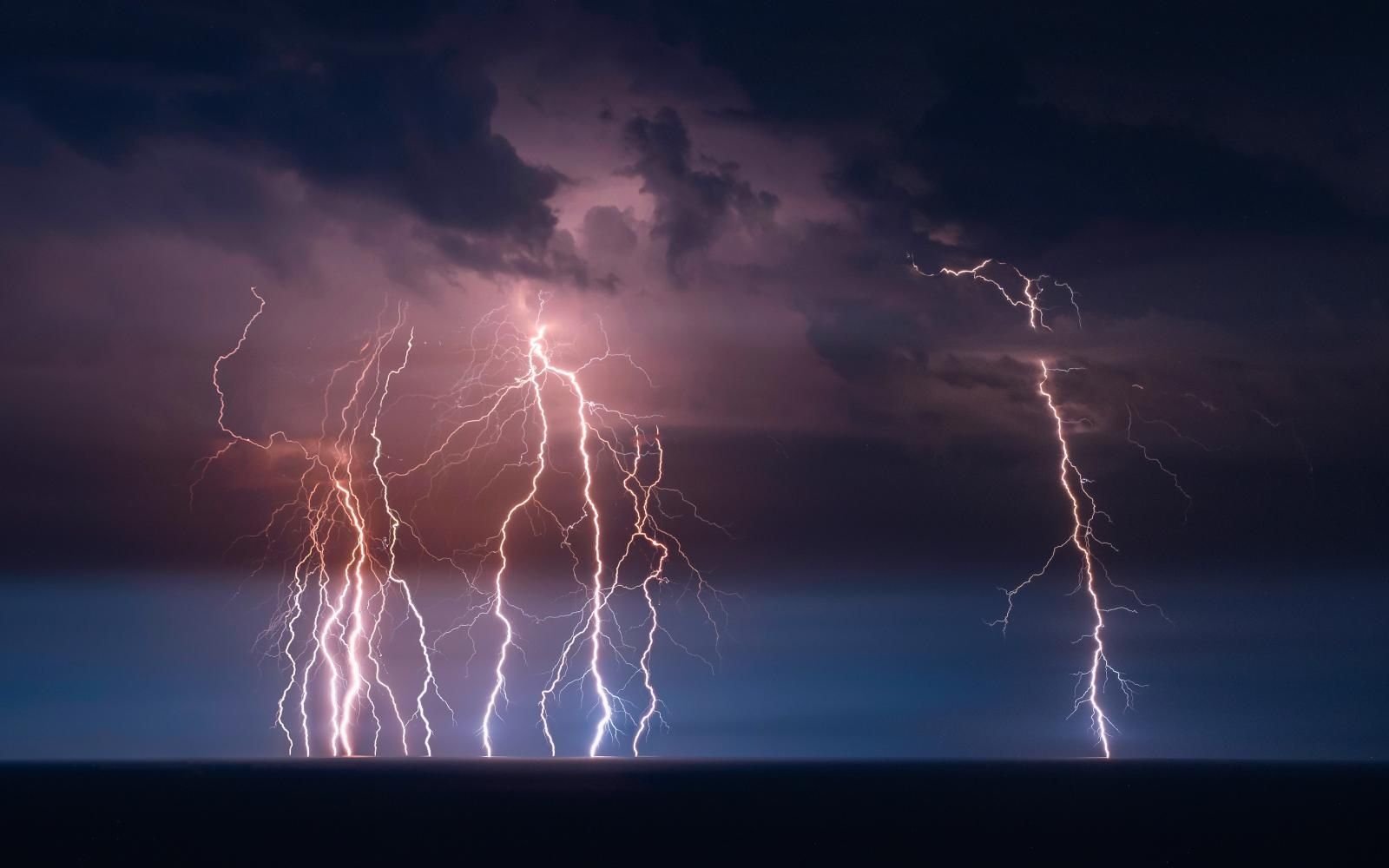 21.09.2020., Zadar - Munje parale nebo nad gradom i morem. Photo: Bruno Fantulin/PIXSELL