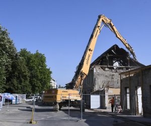 29.06.2021., Petrnja - Nakon sto je u pratnji ministra  Medveda obisao srediste Petrinje, premjer Plenkovic sudjelovao je u radu Stozera civilne zastite za uklanjanje posljedica potresa.
Photo: Nikola Cutuk/PIXSELL